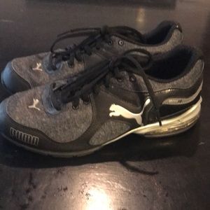 New 8.5 Gray / Black Puma Athletic Shoes 👟❤️